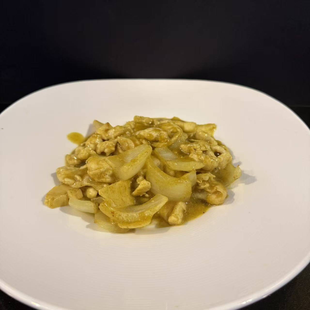 Pollo ni salsa curry