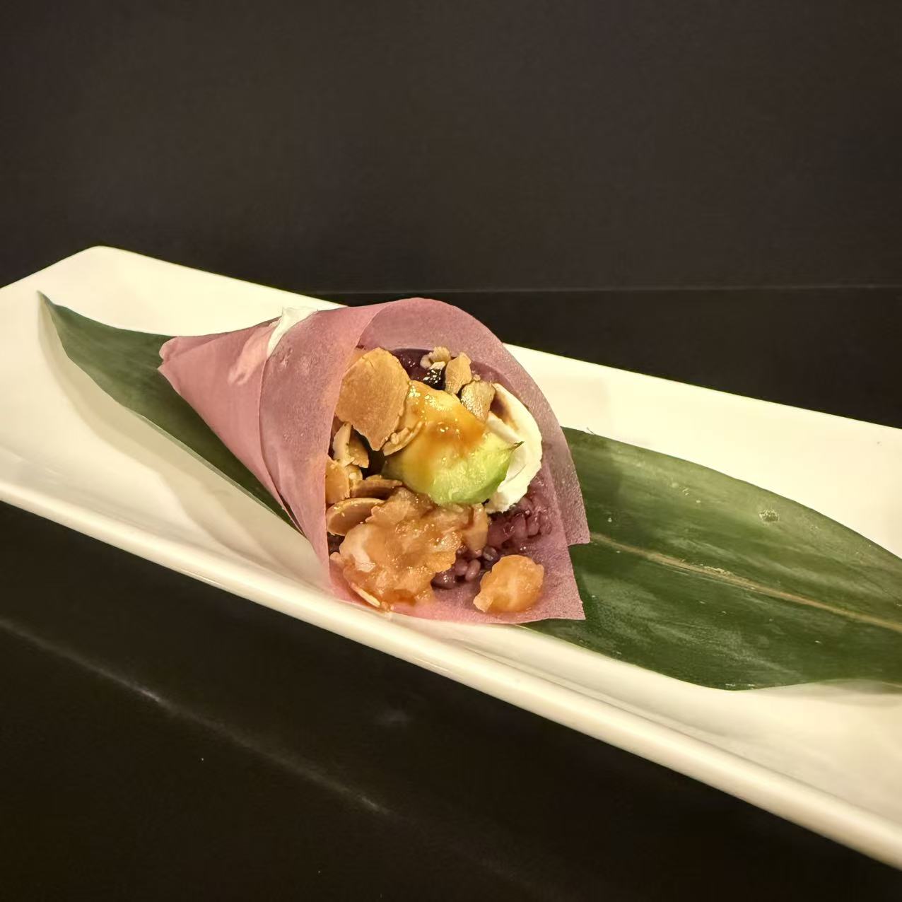 Soya rosa spicy salmon